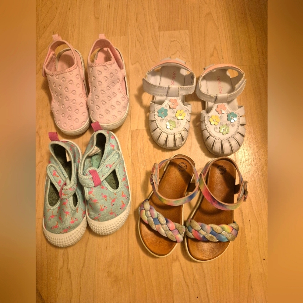 Toddler girl sandals 4 pairs size 9 Pre Owned